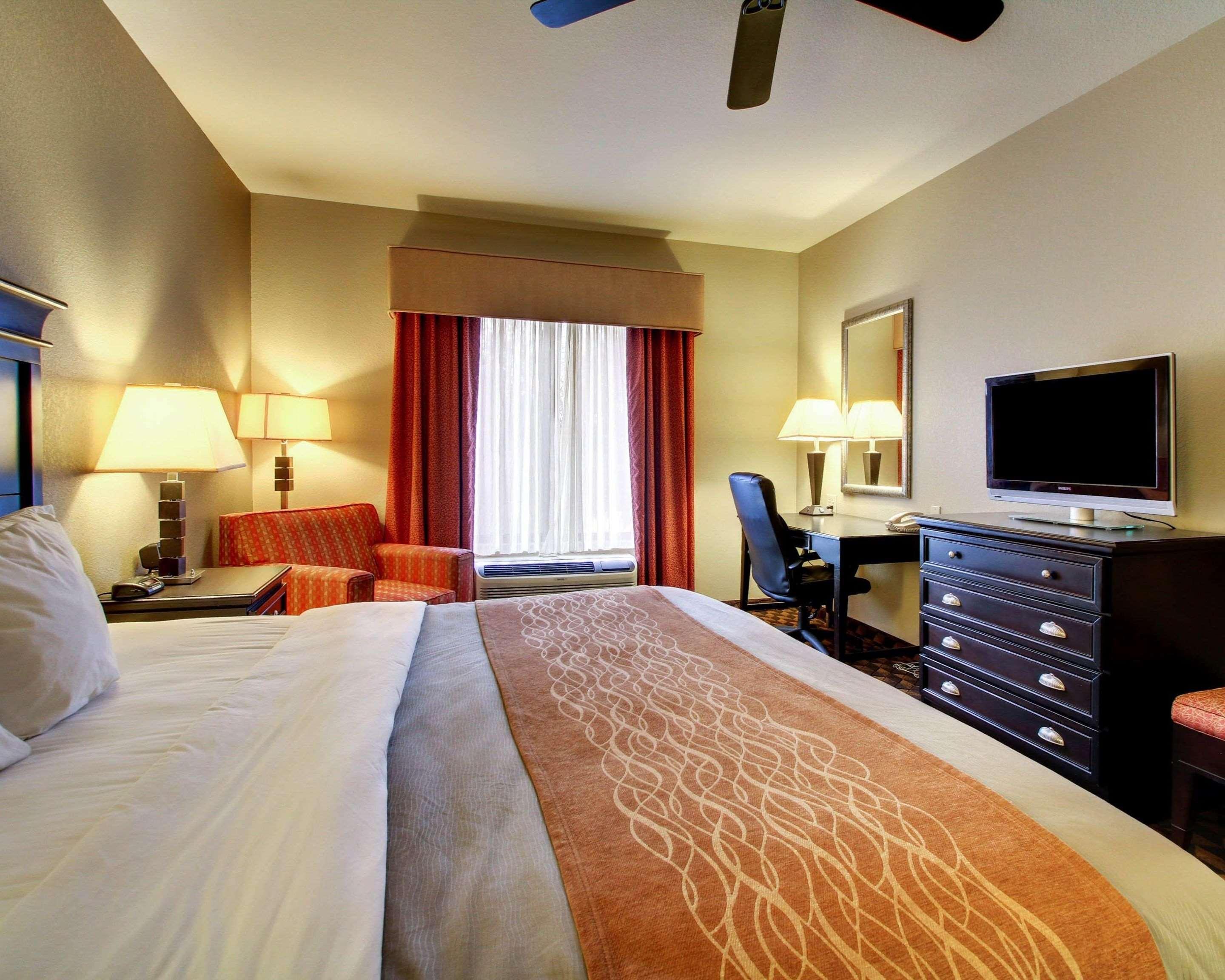 Comfort Inn & Suites Клинтон Экстерьер фото
