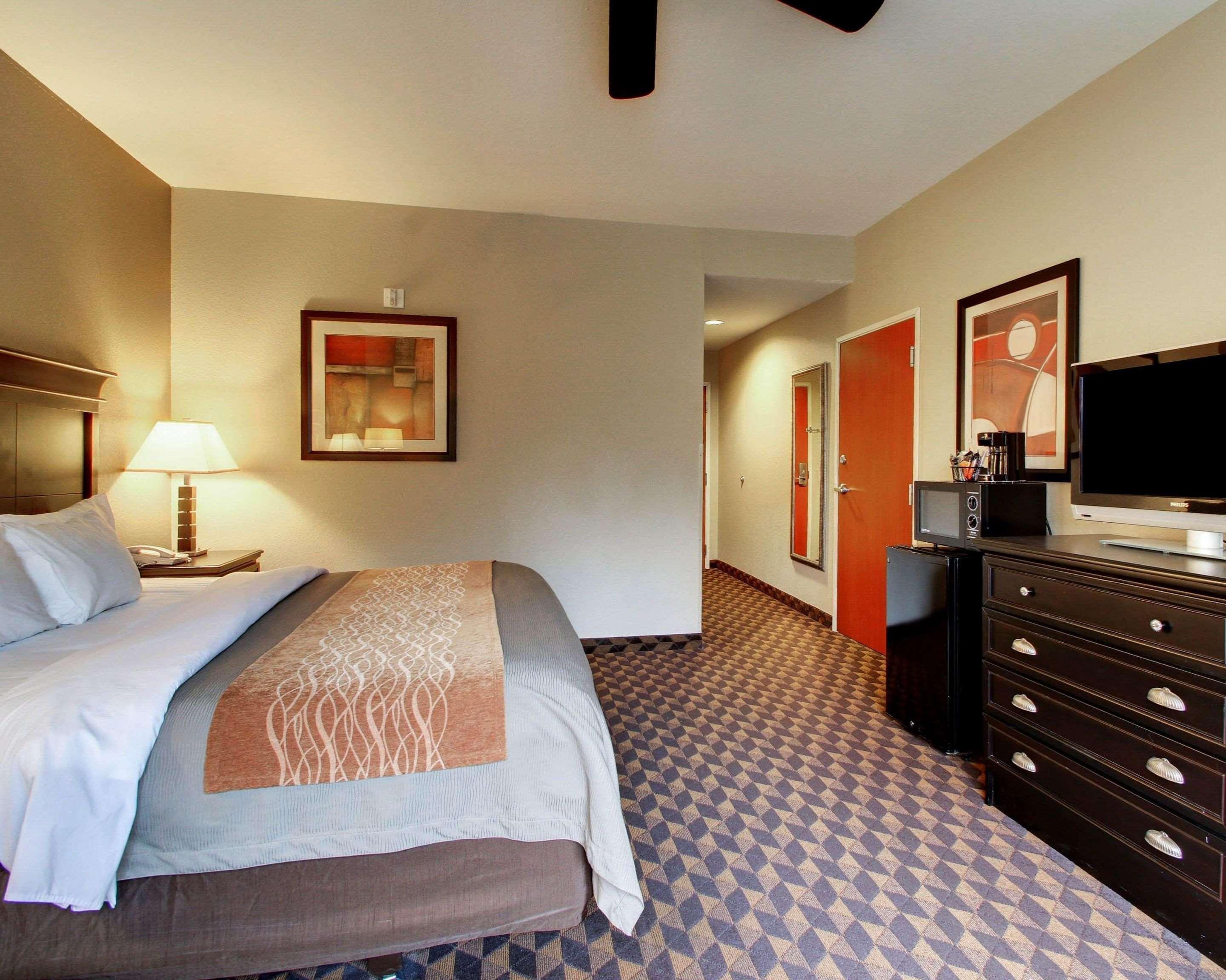 Comfort Inn & Suites Клинтон Экстерьер фото