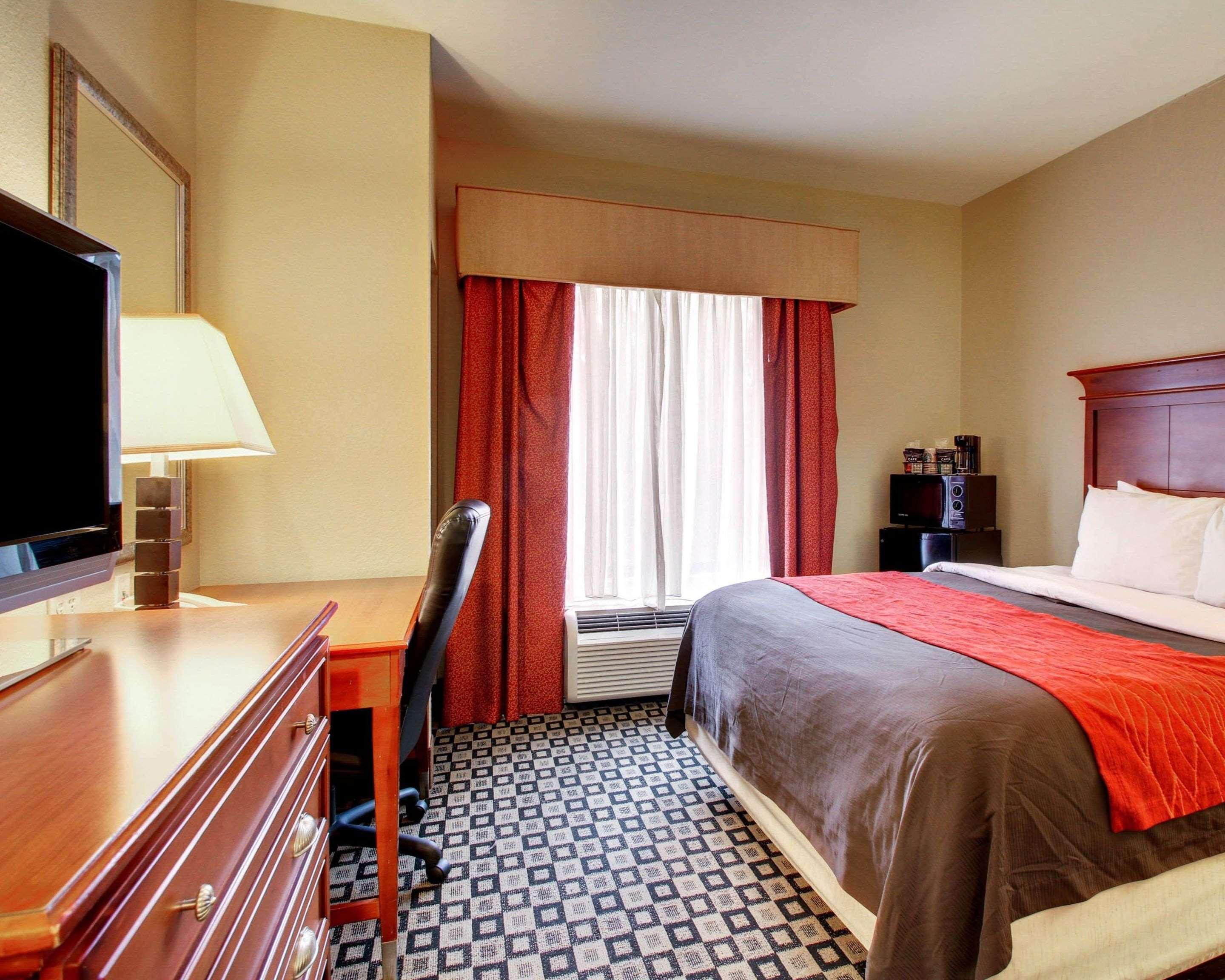 Comfort Inn & Suites Клинтон Экстерьер фото