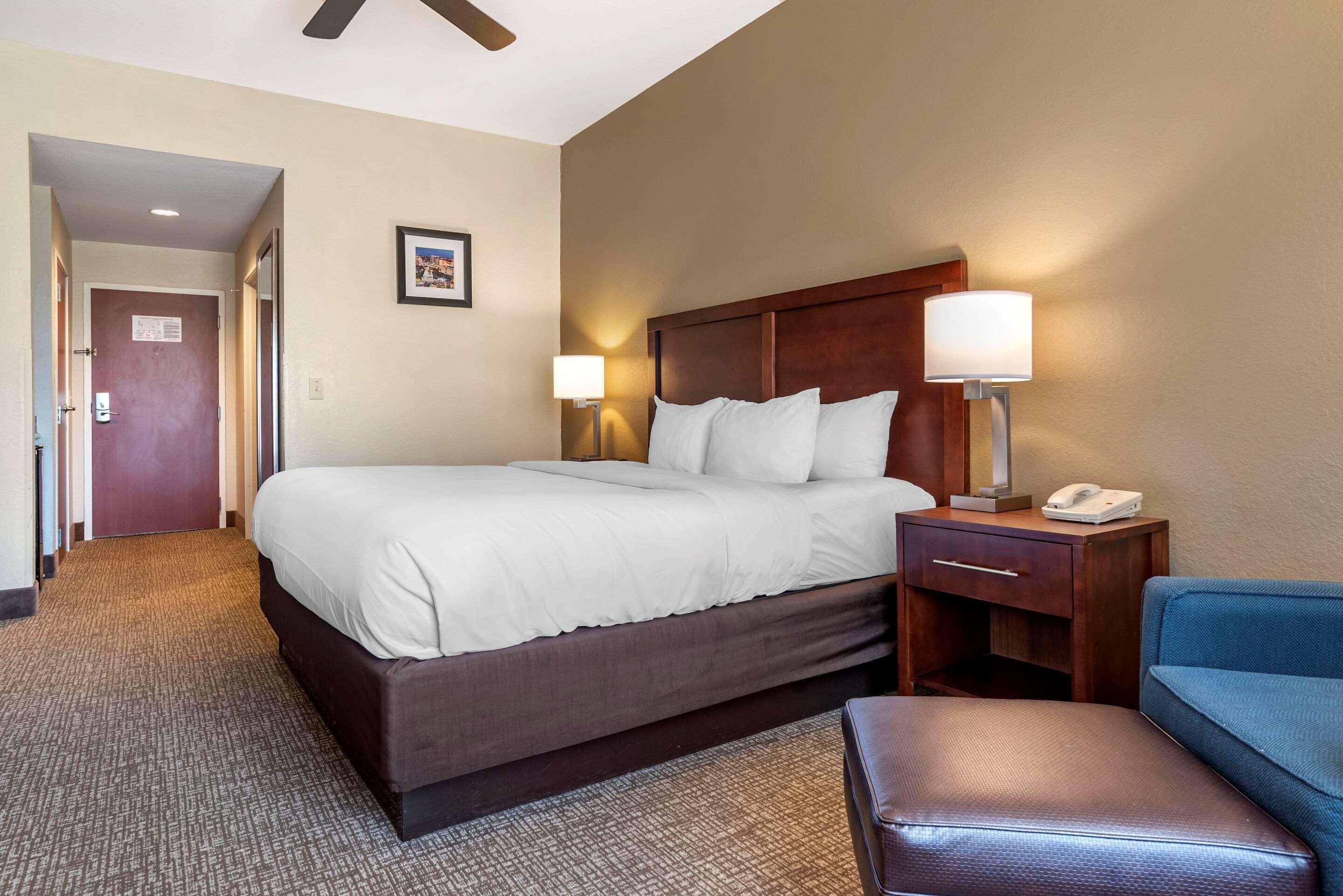 Comfort Inn & Suites Клинтон Экстерьер фото