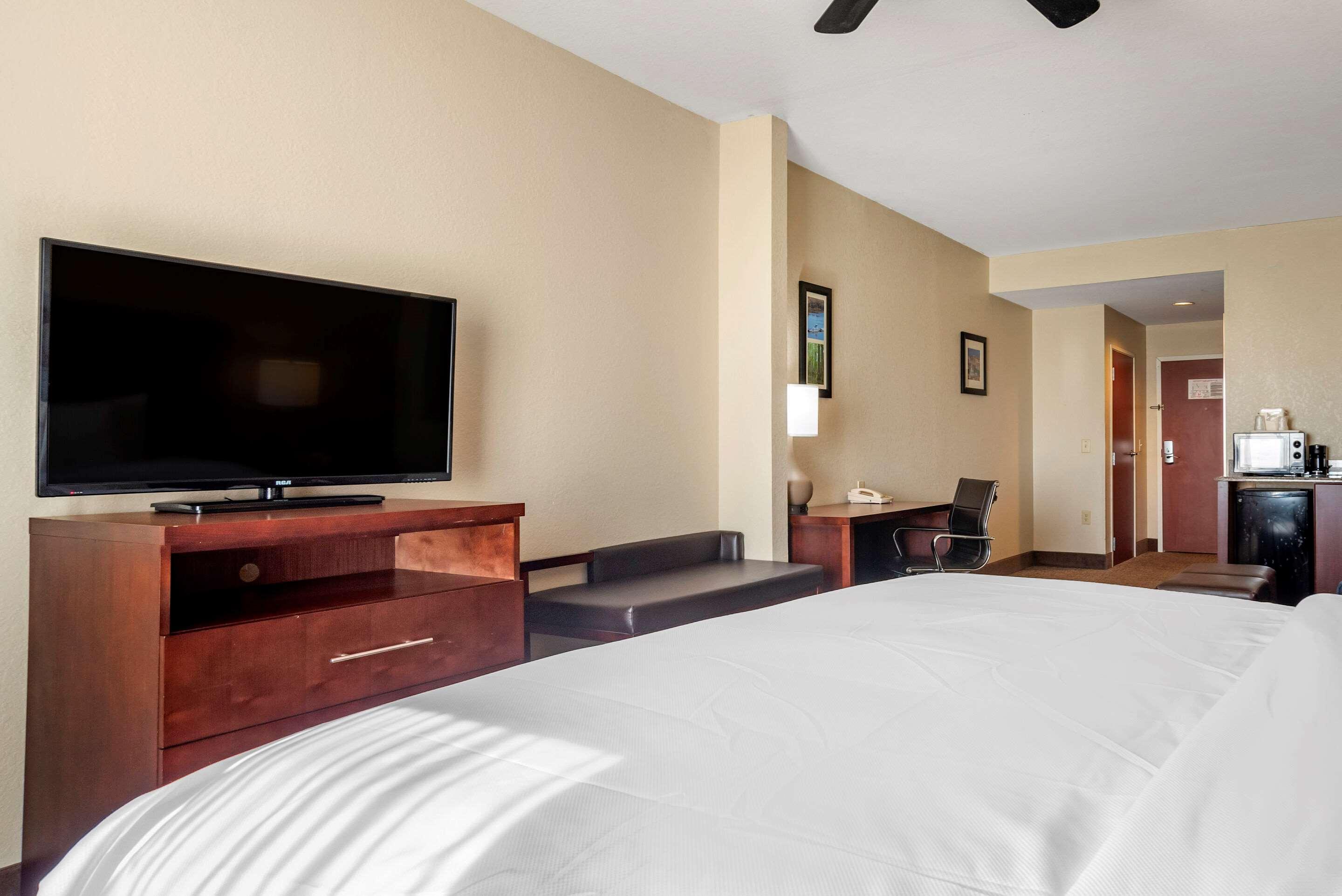 Comfort Inn & Suites Клинтон Экстерьер фото