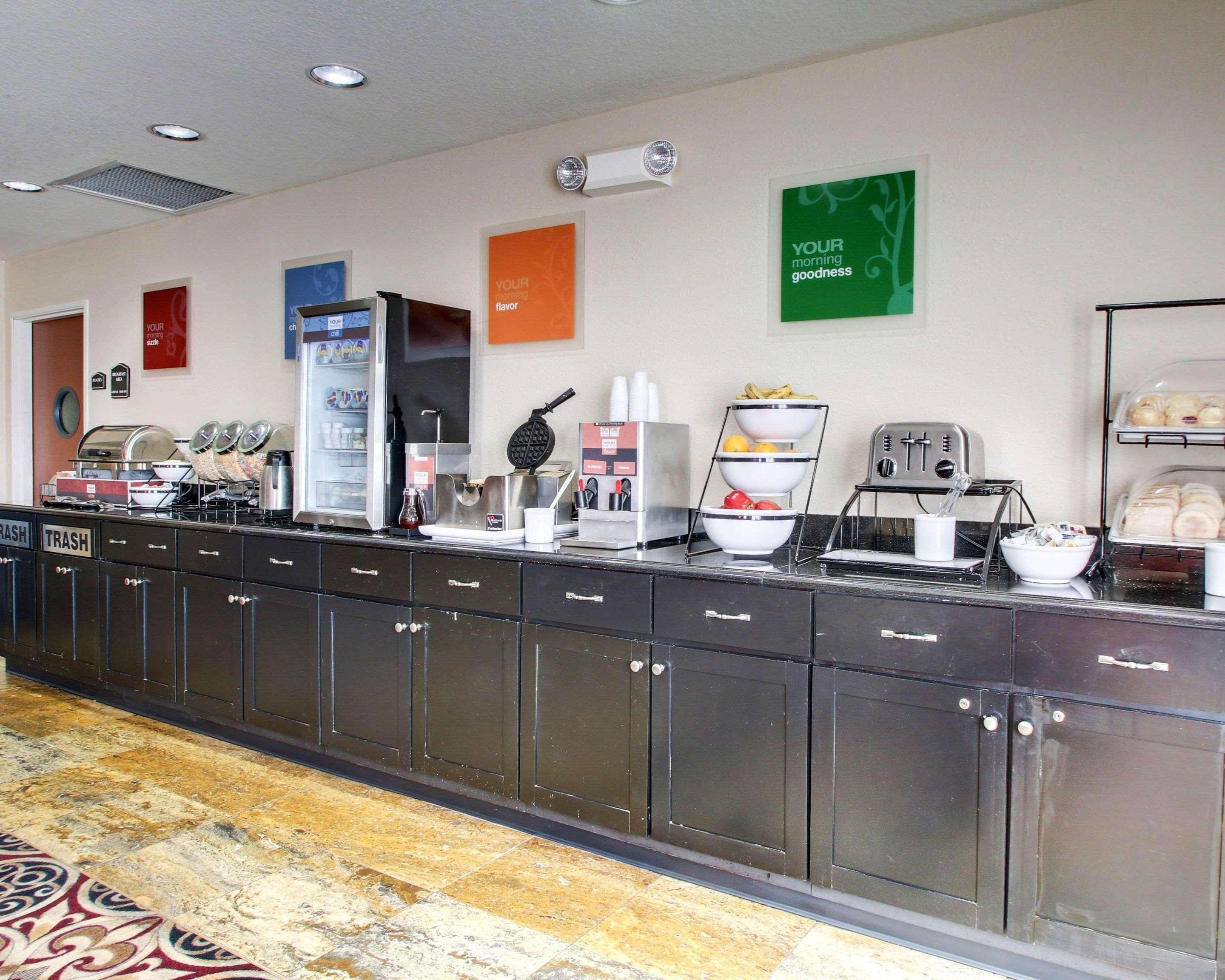 Comfort Inn & Suites Клинтон Экстерьер фото